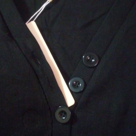 Women's Top - Picture 3 of 10